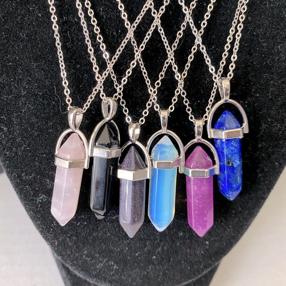 Jewelry - Crystal stone necklace